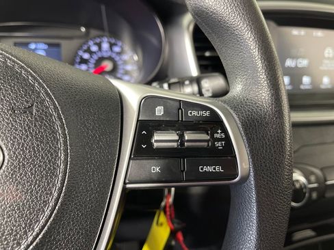 Used 2020 Kia Sorento AWD V6 image 29