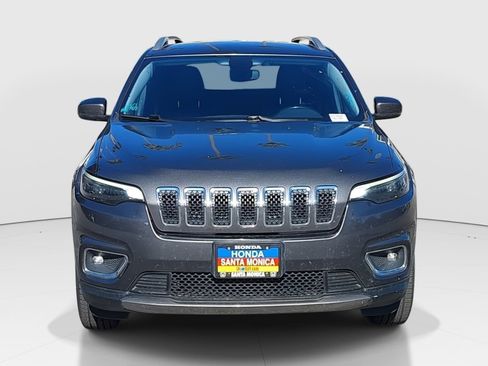Used 2019 Jeep Cherokee Limited image 2