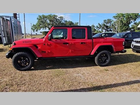New 2025 Jeep Gladiator Willys image 11