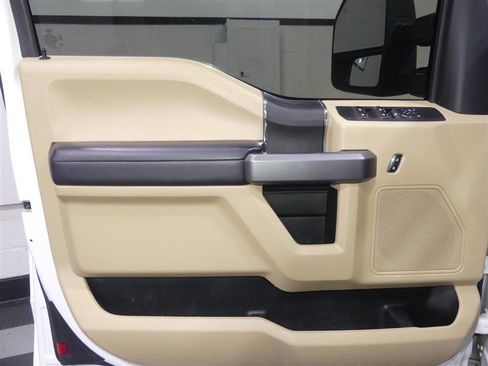 Used 2018 Ford F350 XLT image 15