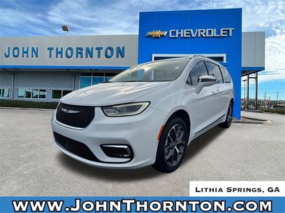 Used 2021 Chrysler Pacifica Limited w/ Uconnect Theater Family Group