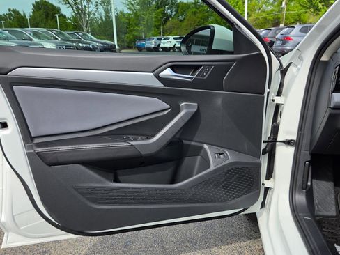 Used 2026 Volkswagen Jetta SE FWD image 20