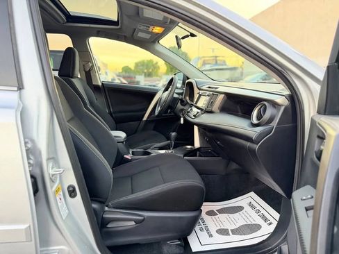 Used 2013 Toyota RAV4 XLE image 32