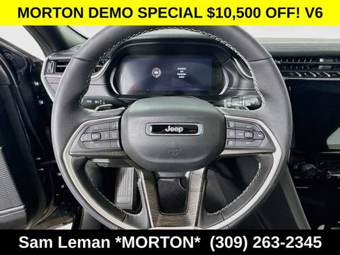 New 2025 Jeep Grand Cherokee Limited w/ Black Appearance Package AWD/4WD image 11