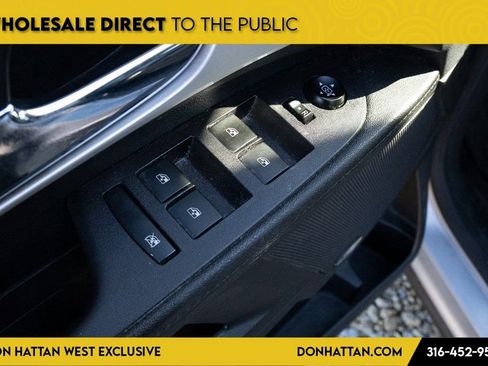 Used 2017 Chevrolet Equinox Premier w/ Enhanced Convenience Package image 14