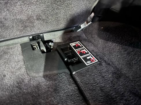 Used 2016 Land Rover LR4 HSE Silver Edition image 22