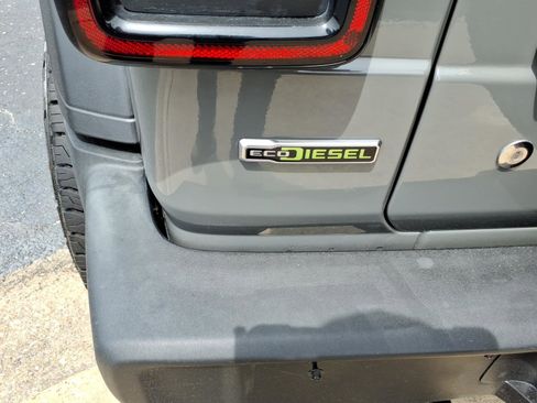 Used 2021 Jeep Wrangler Unlimited Sport image 6