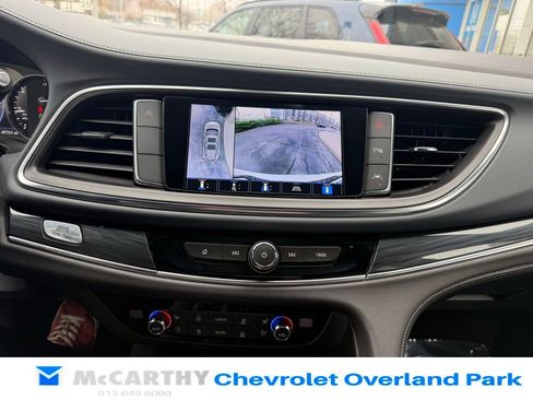 Used 2022 Buick Enclave Premium image 24