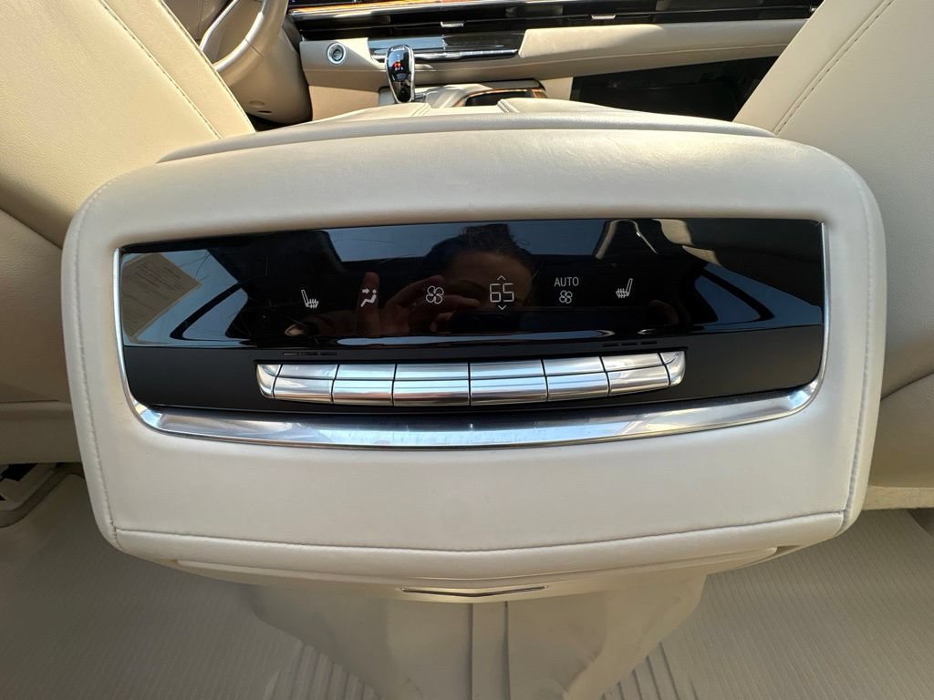 Used 2022 Cadillac Escalade Sport Platinum AWD/4WD image 34
