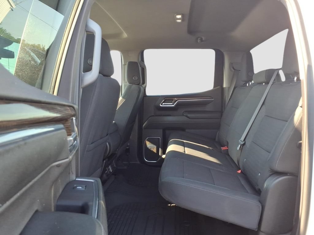 Used 2024 Chevrolet Silverado 1500 LT AWD/4WD image 14