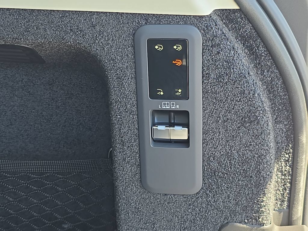 New 2026 Land Rover Range Rover SE AWD/4WD image 15