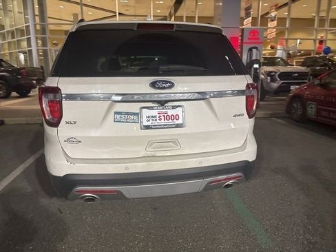 Used 2017 Ford Explorer XLT w/ Equipment Group 202A image 14