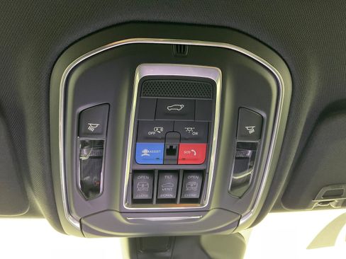 New 2025 Jeep Grand Cherokee Limited image 17