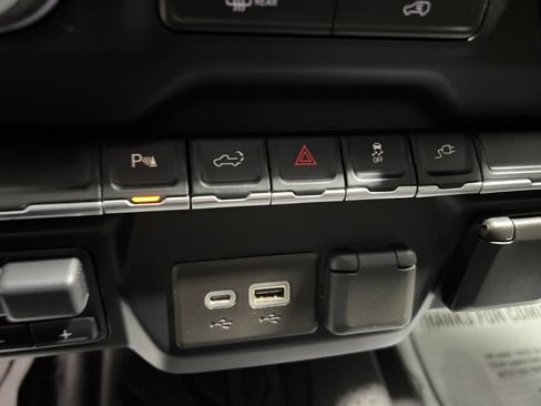 Used 2022 Chevrolet Silverado 2500 LT AWD/4WD image 30