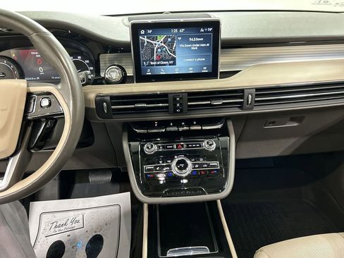 Used 2022 Lincoln Corsair AWD w/ Premium Package image 19
