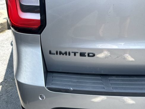 Used 2022 Ford Expedition Limited AWD/4WD image 36