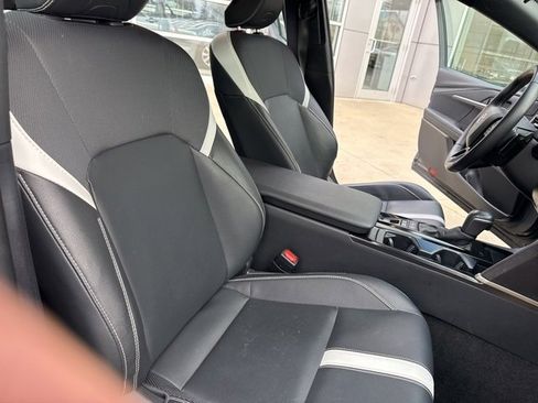 Used 2025 Toyota Camry SE image 30