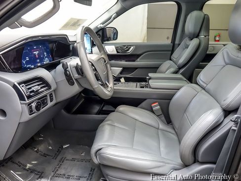 Used 2021 Lincoln Navigator L Reserve w/ Luxury Package AWD/4WD image 11