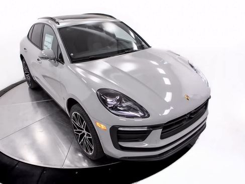 Certified 2026 Porsche Macan image 22