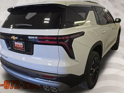 New 2026 Chevrolet Traverse LT w/ Sun and Wheel Package AWD/4WD image 16