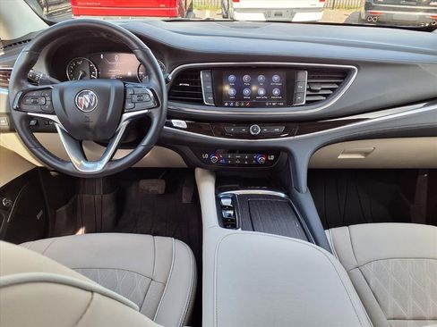 Used 2023 Buick Enclave Avenir image 18