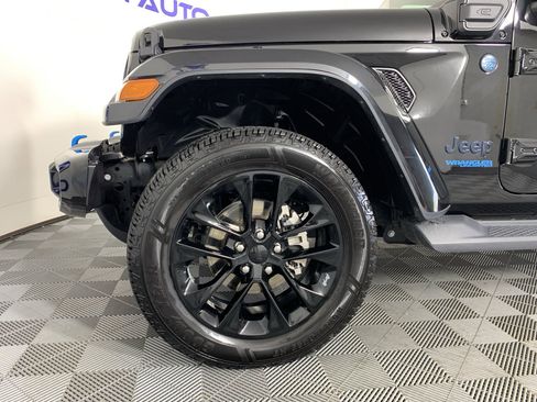 Used 2021 Jeep Wrangler Unlimited Sahara AWD/4WD image 12
