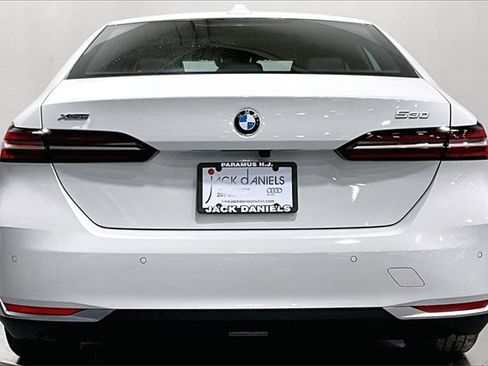 Used 2024 BMW 530i xDrive w/ Convenience Package image 4