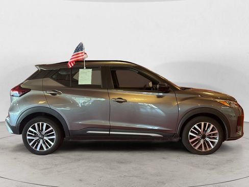 Used 2024 Nissan Kicks SR FWD image 2