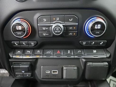 Used 2019 Chevrolet Silverado 1500 LTZ w/ LTZ Texas Edition RWD image 23