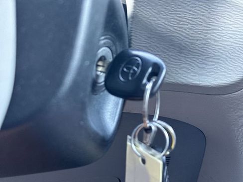 Used 2012 Toyota Sienna LE FWD image 27