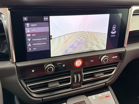 Certified 2026 Porsche Macan AWD/4WD image 25