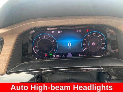 Used 2025 Volkswagen Atlas SE AWD/4WD image 9