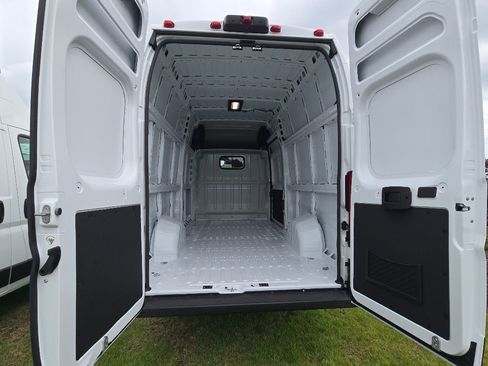 New 2025 RAM ProMaster 3500 w/ Convenience Group image 7