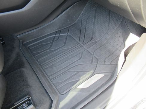 Used 2023 Chevrolet Traverse Premier w/ Redline Edition image 34