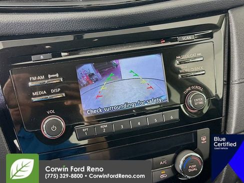 Used 2017 Nissan Rogue SV AWD/4WD image 16