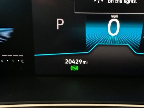 Certified 2023 Volkswagen Tiguan SE R-Line image 32