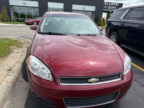 Used 2011 Chevrolet Impala LT w/ Luxury Edition Package FWD image 2