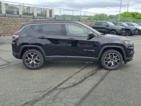 Used 2025 Jeep Compass Limited AWD/4WD image 7
