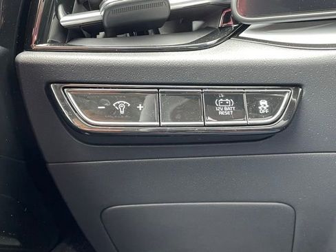 New 2025 Kia Niro EX Touring image 13