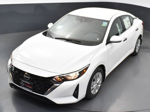 Used 2025 Nissan Sentra S image 44