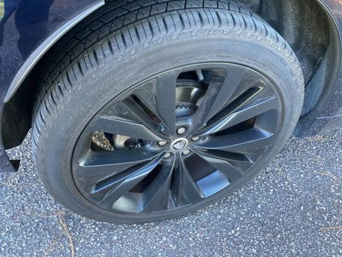 Used 2024 Jaguar F-PACE R-Dynamic S image 17