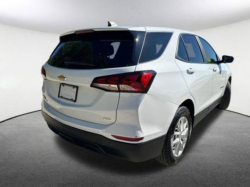 Used 2022 Chevrolet Equinox LS w/ LS Convenience Package AWD/4WD image 17