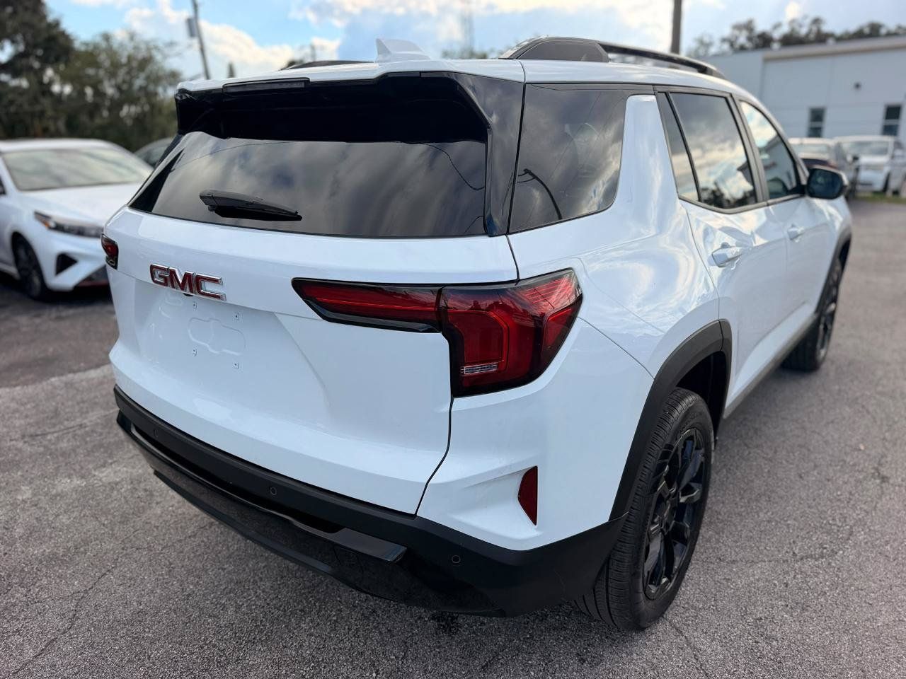 Used 2026 GMC Terrain Elevation w/ Elevation Premium Package FWD image 6