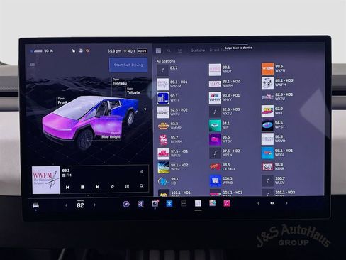 Used 2024 Tesla Cybertruck AWD Crew Cab image 17