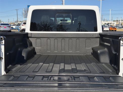 Used 2023 Jeep Gladiator Rubicon w/ LED Lighting Group image 8