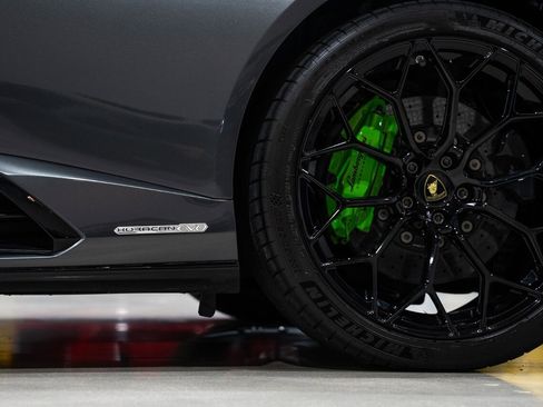 Used 2020 Lamborghini Huracan EVO image 66