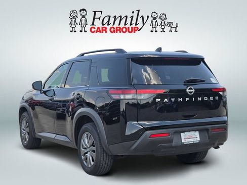 Used 2025 Nissan Pathfinder SV FWD image 3