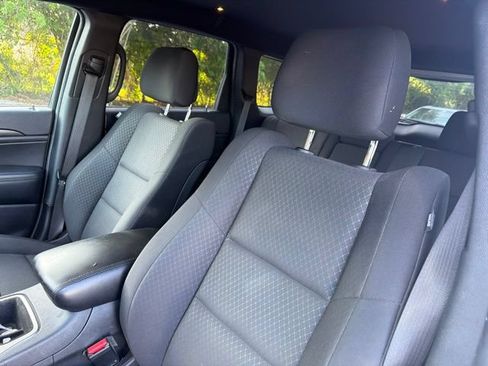 Used 2018 Jeep Grand Cherokee Laredo AWD/4WD image 7