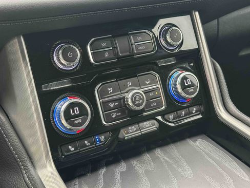 Used 2023 GMC Yukon Denali AWD/4WD image 35