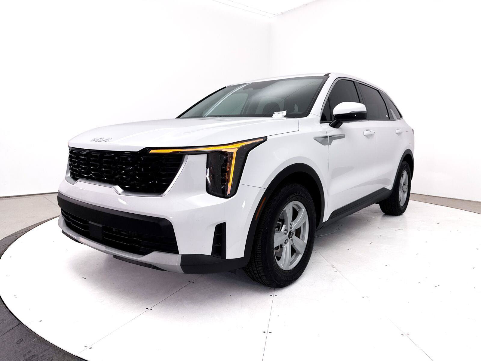 Used 2025 Kia Sorento LX FWD image 14